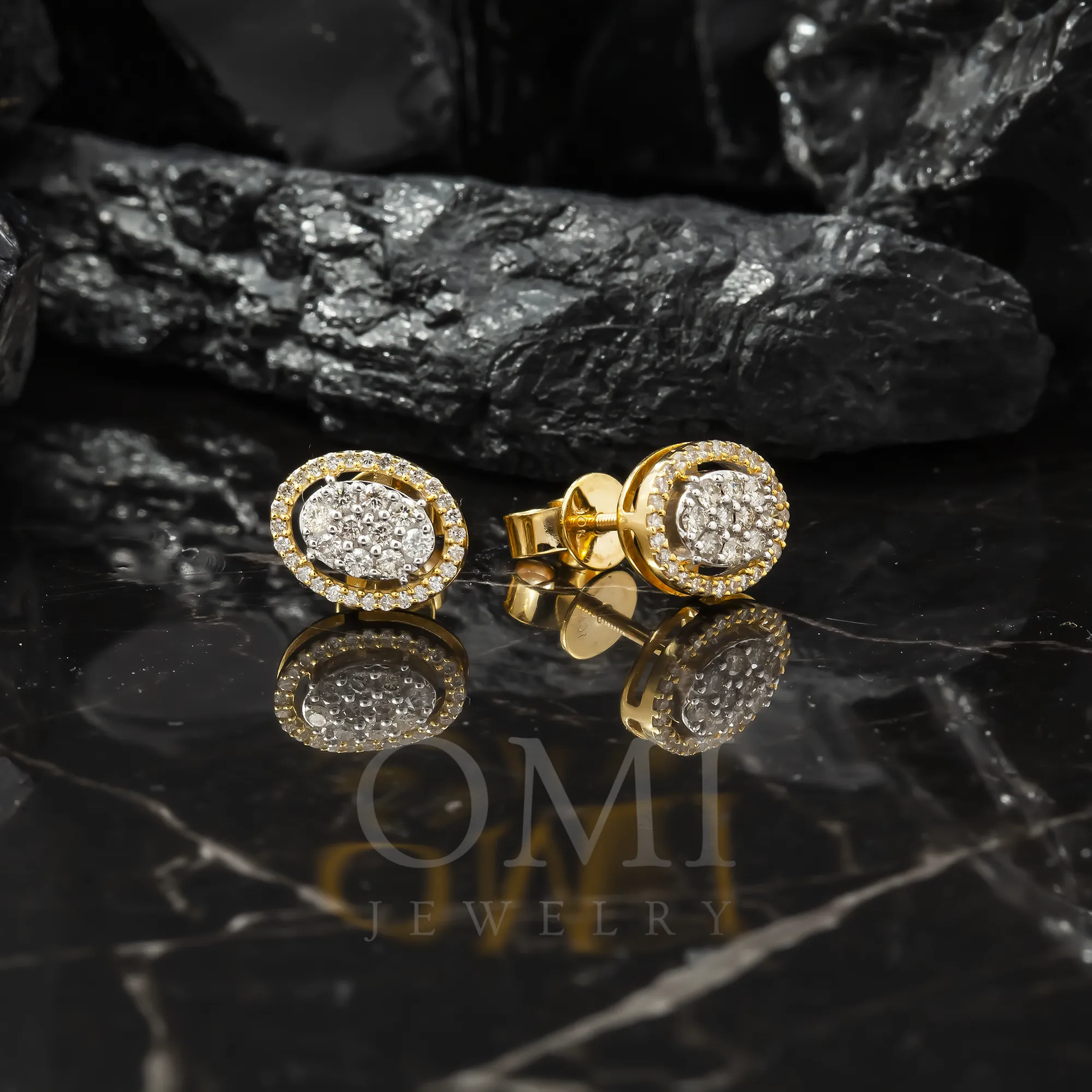 10K GOLD ROUND DIAMOND CLUSTER OVAL SHAPE EARRINGS 0.52 CTW