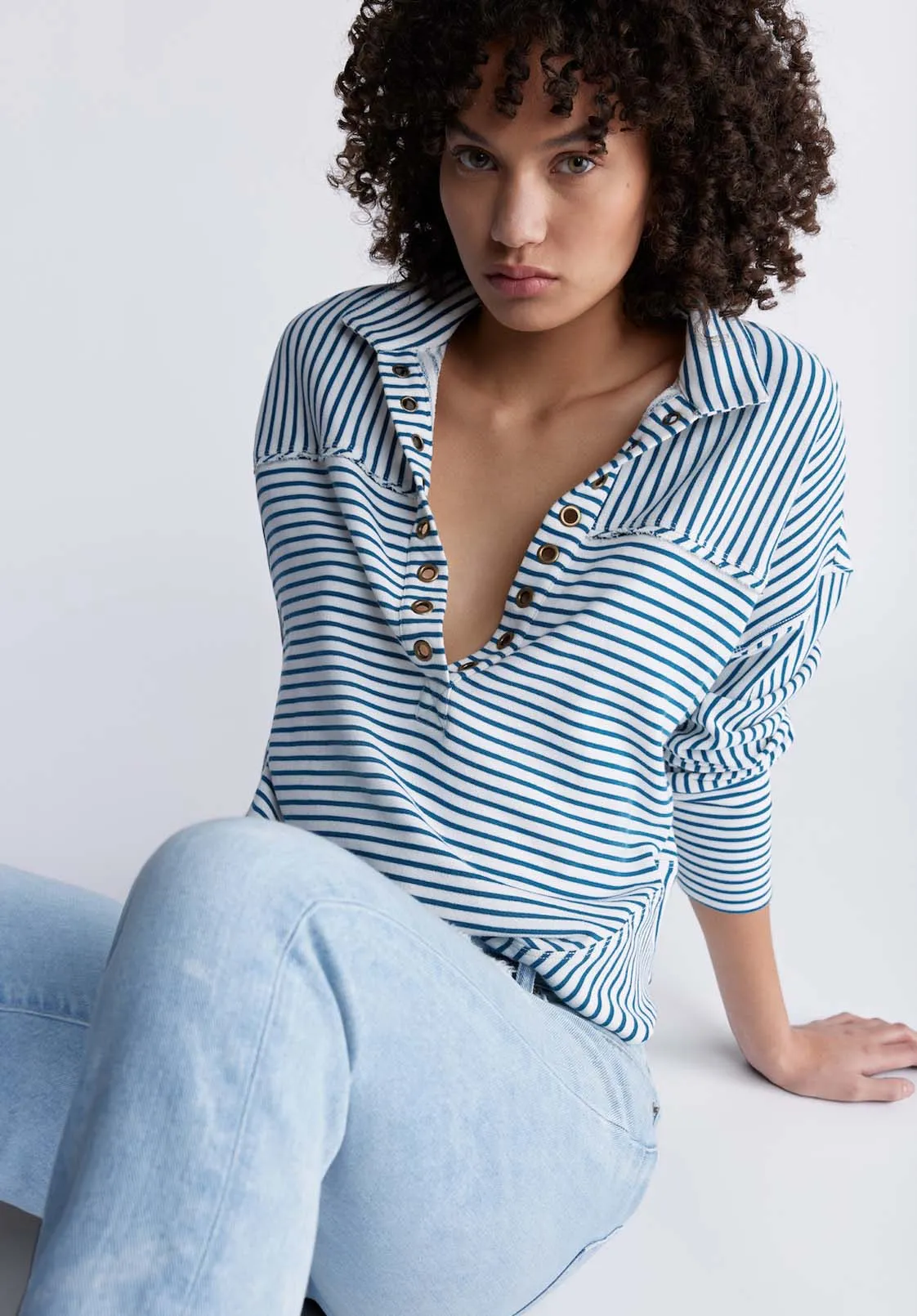 Ellowynne Women’s Striped Sweatshirt in White & Blue - KT0099P