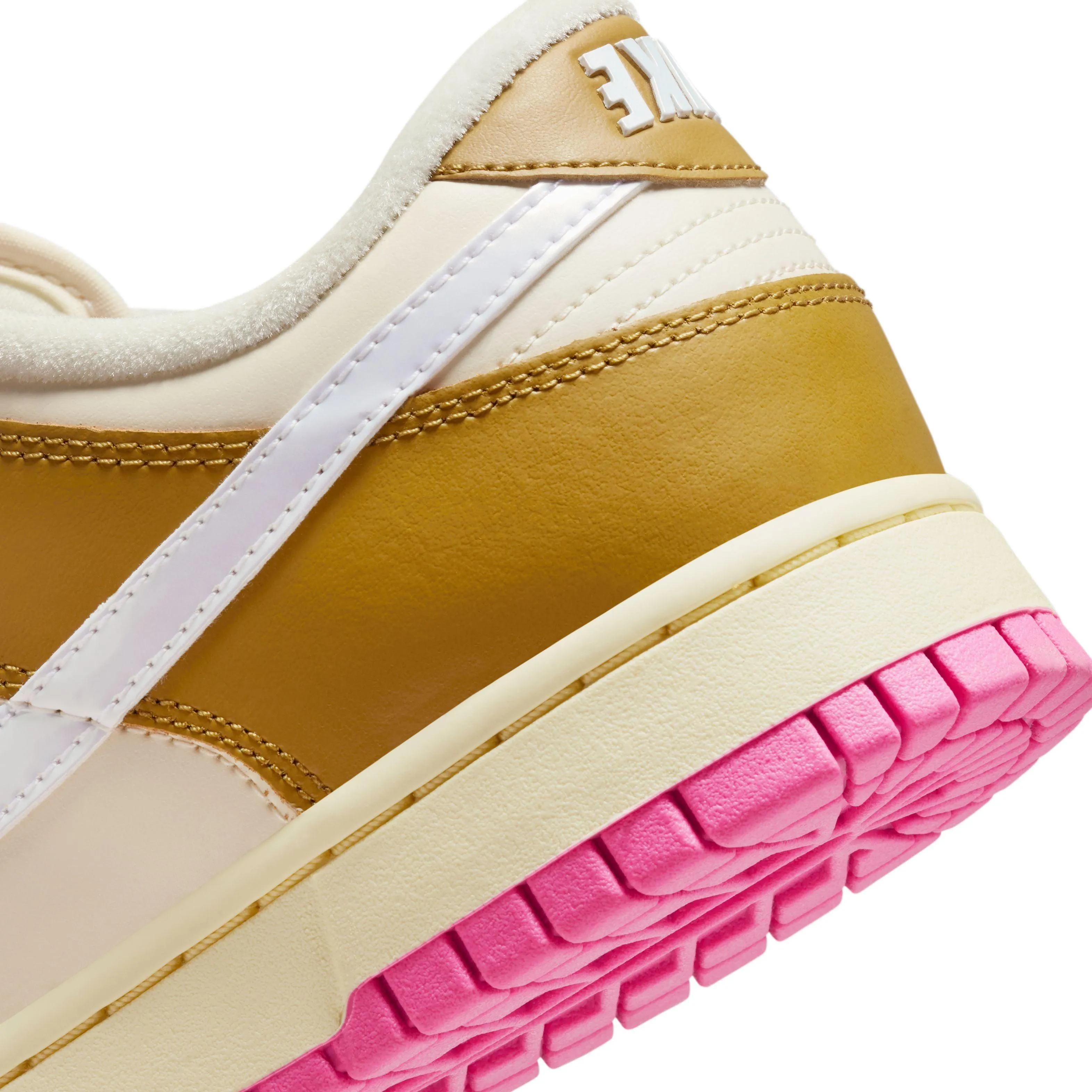 Wmns Dunk Low SE 'Bronzine'